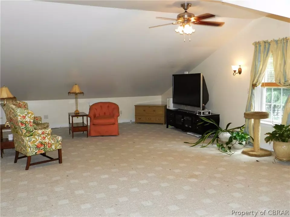  6573 Powhatan Dr, Hayes, VA 23072 photo 26