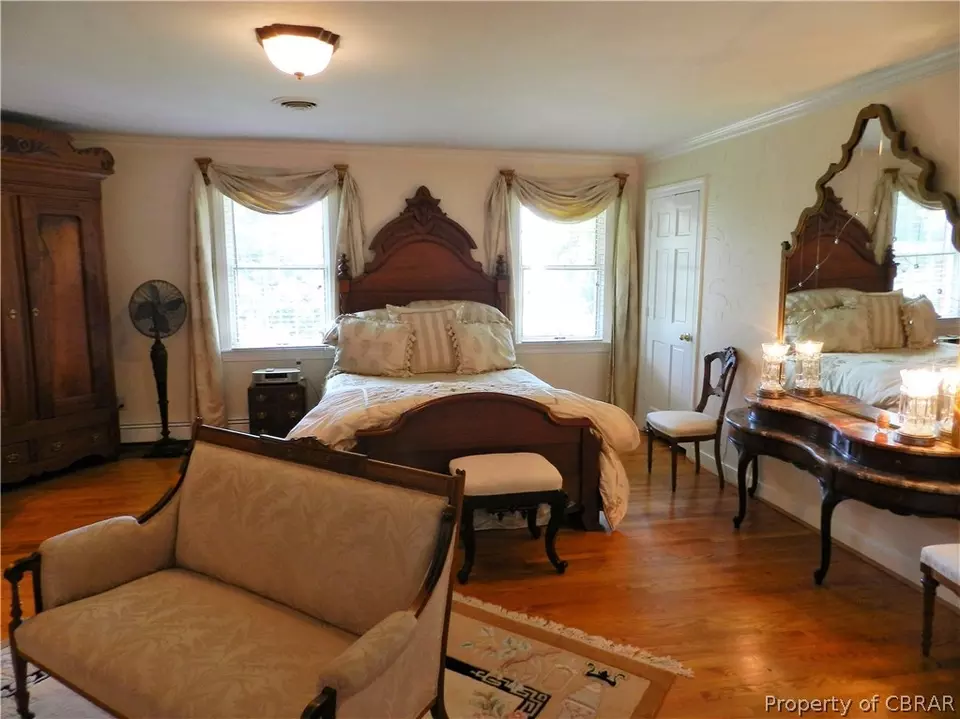  6573 Powhatan Dr, Hayes, VA 23072 photo 16