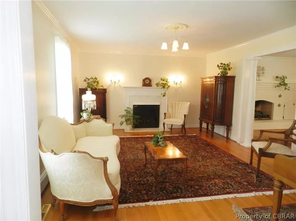  6573 Powhatan Dr, Hayes, VA 23072 photo 6
