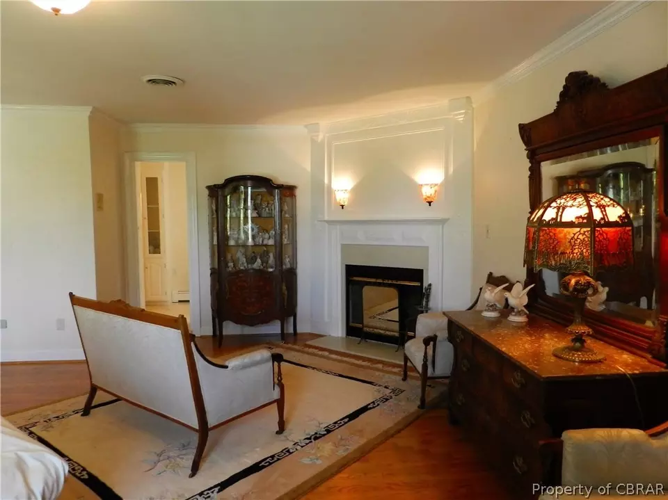  6573 Powhatan Dr, Hayes, VA 23072 photo 12