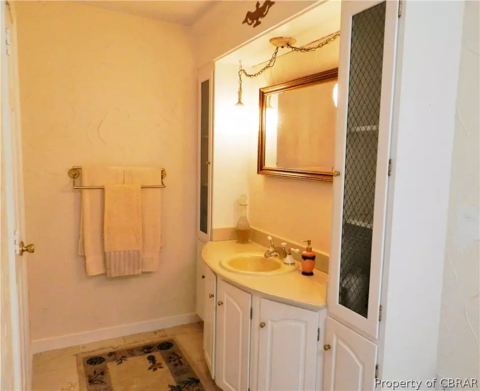  6573 Powhatan Dr, Hayes, VA 23072 photo 19