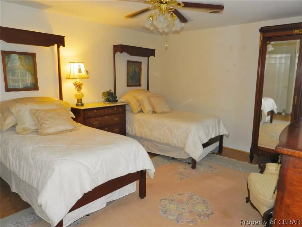  6573 Powhatan Dr, Hayes, VA 23072 photo 14