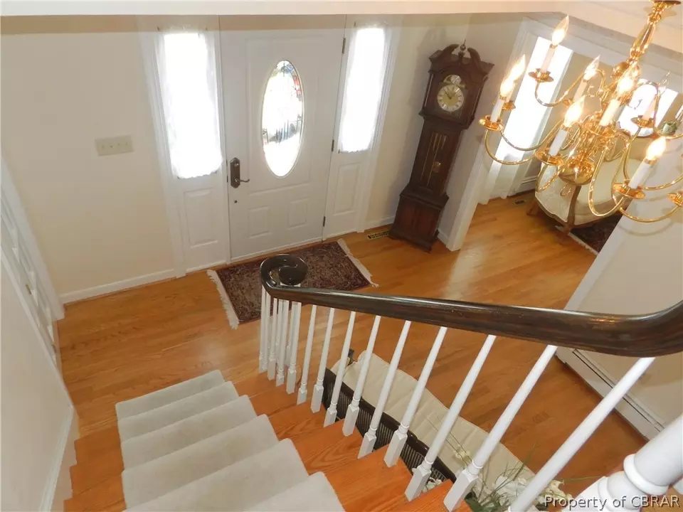  6573 Powhatan Dr, Hayes, VA 23072 photo 4