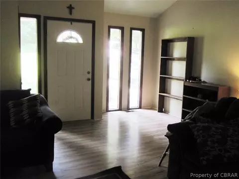 7261 Wilson Cir, Gloucester, VA 23061 photo 5