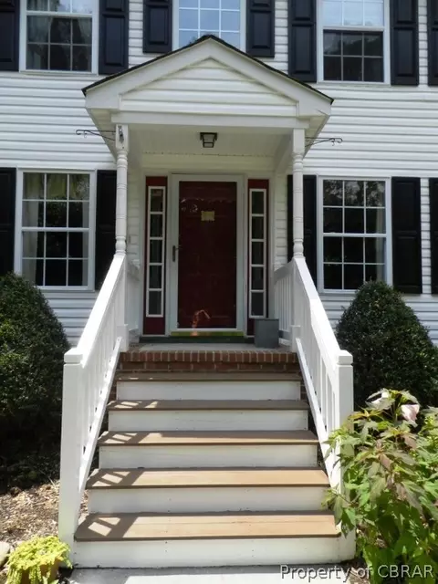 8231 Founders Mill Way, Gloucester, VA 23061 photo 2