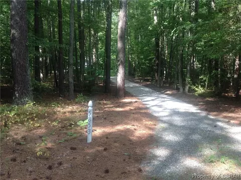 5853 Mill Race Pl, Gloucester, VA 23061 photo 6
