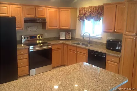 5853 Mill Race Pl, Gloucester, VA 23061 photo 10