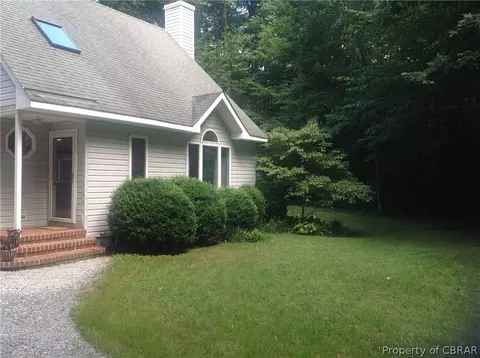 5853 Mill Race Pl, Gloucester, VA 23061 photo 2