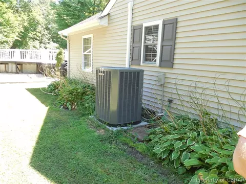 7124 Potter Ln, Gloucester, VA 23061 photo 8