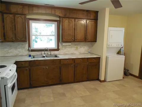 7124 Potter Ln, Gloucester, VA 23061 photo 12