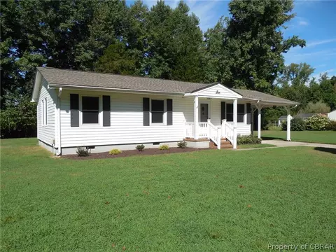 7124 Potter Ln, Gloucester, VA 23061 photo 2