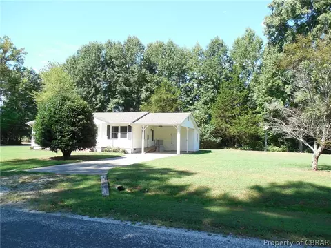 7124 Potter Ln, Gloucester, VA 23061 photo 3