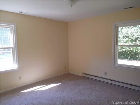 7124 Potter Ln, Gloucester, VA 23061 photo 13