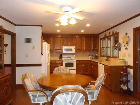 5904 Beech Tree Ct, Gloucester, VA 23061 photo 10