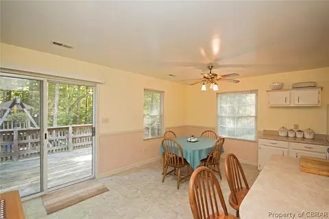 8858 Marlfield Rd, Gloucester, VA 23061 photo 9