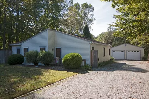 8858 Marlfield Rd, Gloucester, VA 23061 photo 1