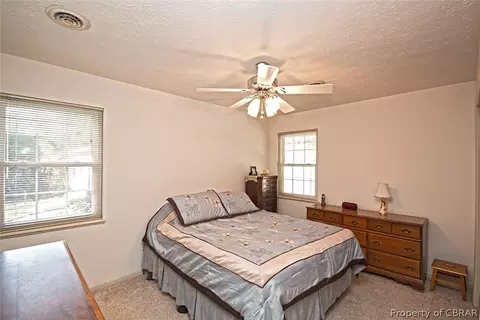 8858 Marlfield Rd, Gloucester, VA 23061 photo 11