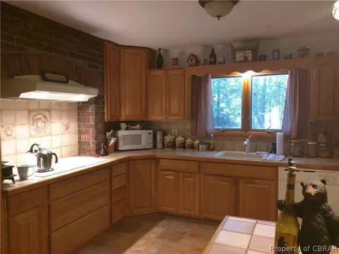 10016 Catfish Ln, Gloucester, VA 23061 photo 2