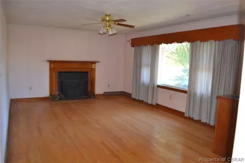 8 Sherry Dell Dr, Hampton, VA 23666 photo 3