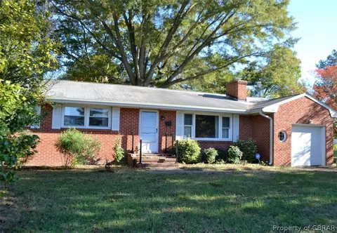 8 Sherry Dell Dr, Hampton, VA 23666 photo 2