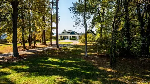 90 Orchard Point Dr, Weems, VA 22576 photo 3