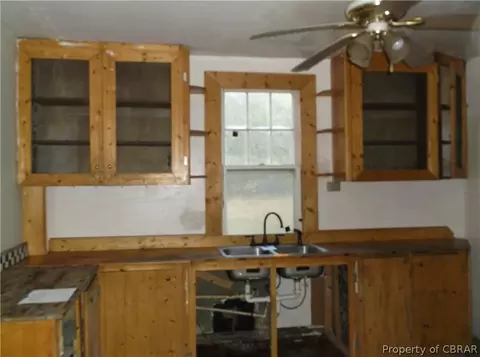 6262 Ware Neck Rd, Gloucester, VA 23061 photo 4