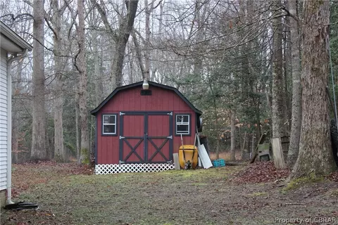 8529 Davenport Rd, Gloucester, VA 23061 photo 17