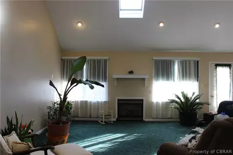 8529 Davenport Rd, Gloucester, VA 23061 photo 2