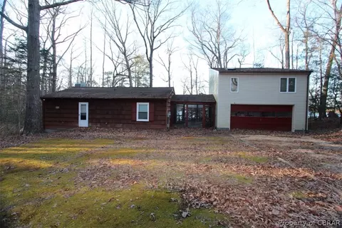 11762 Deep Point Ln, Gloucester, VA 23061 photo 1