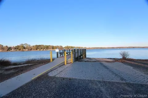 11762 Deep Point Ln, Gloucester, VA 23061 photo 7
