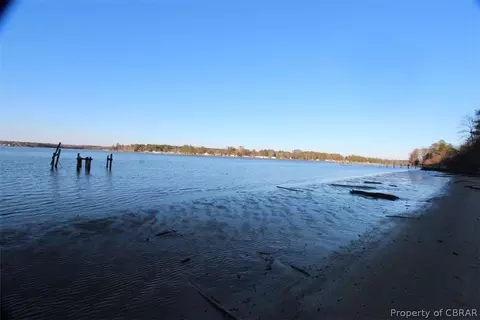 11762 Deep Point Ln, Gloucester, VA 23061 photo 2