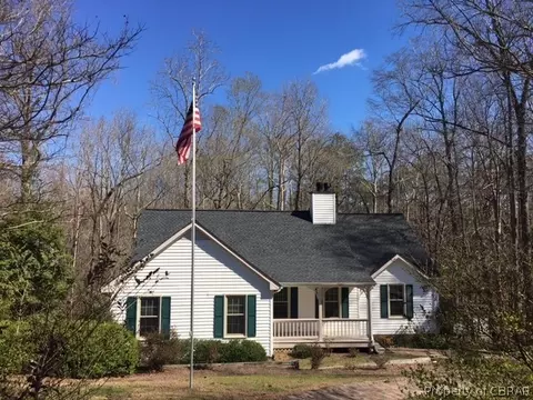 7077 Tracey Ct, Gloucester, VA 23061 photo 1