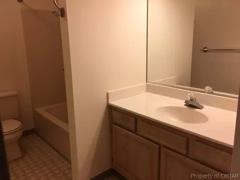 7077 Tracey Ct, Gloucester, VA 23061 photo 7