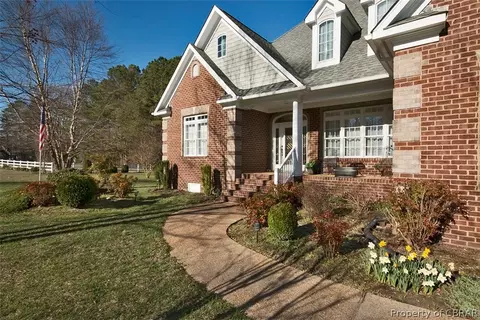 9496 Chapman Forest Ln, Gloucester, VA 23061 photo 3
