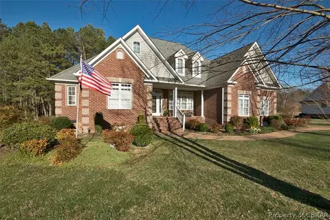 9496 Chapman Forest Ln, Gloucester, VA 23061 photo 1