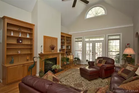9496 Chapman Forest Ln, Gloucester, VA 23061 photo 10