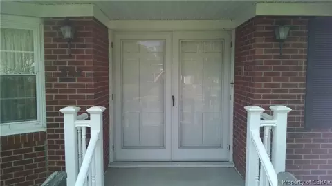 542 E 18th, West Point, VA 23181 photo 2