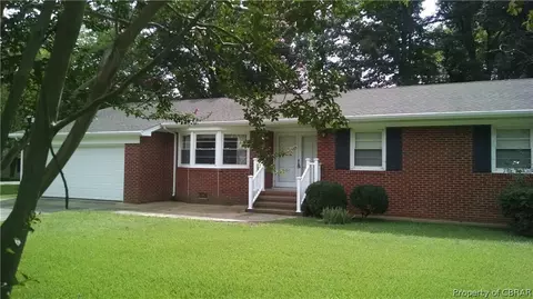542 E 18th, West Point, VA 23181 photo 3