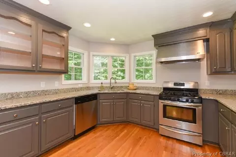 7391 Honeywind Rd, Gloucester, VA 23061 photo 9