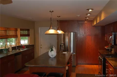 8376 Adams Ct, Gloucester, VA 23061 photo 5