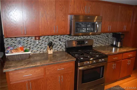 8376 Adams Ct, Gloucester, VA 23061 photo 6