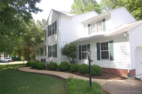 8376 Adams Ct, Gloucester, VA 23061 photo 2