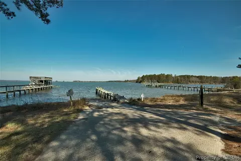 6819 Riverview Park Cir, Gloucester, VA 23061 photo 21
