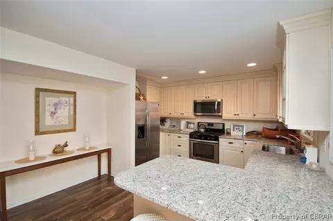 6819 Riverview Park Cir, Gloucester, VA 23061 photo 7