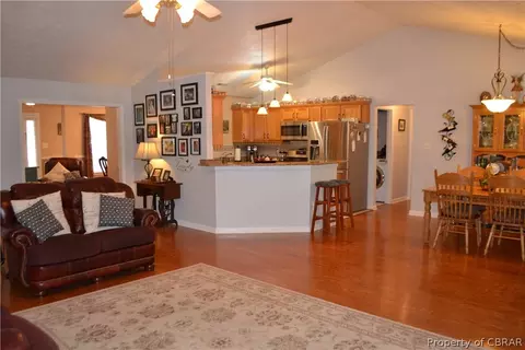 8088 Guinea Rd, Hayes, VA 23072 photo 6