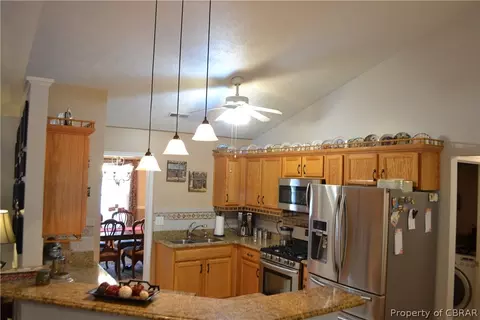 8088 Guinea Rd, Hayes, VA 23072 photo 7