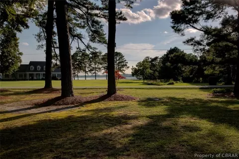 5767 Ware Neck Rd, Gloucester, VA 23061 photo 3