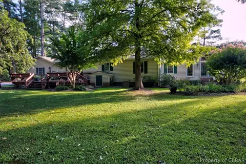 5767 Ware Neck Rd, Gloucester, VA 23061 photo 2