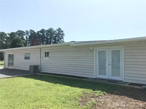2181 Greys Point Rd, Topping, VA 23169 photo 4