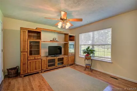 7510 Founders Mill Way, Gloucester, VA 23061 photo 3